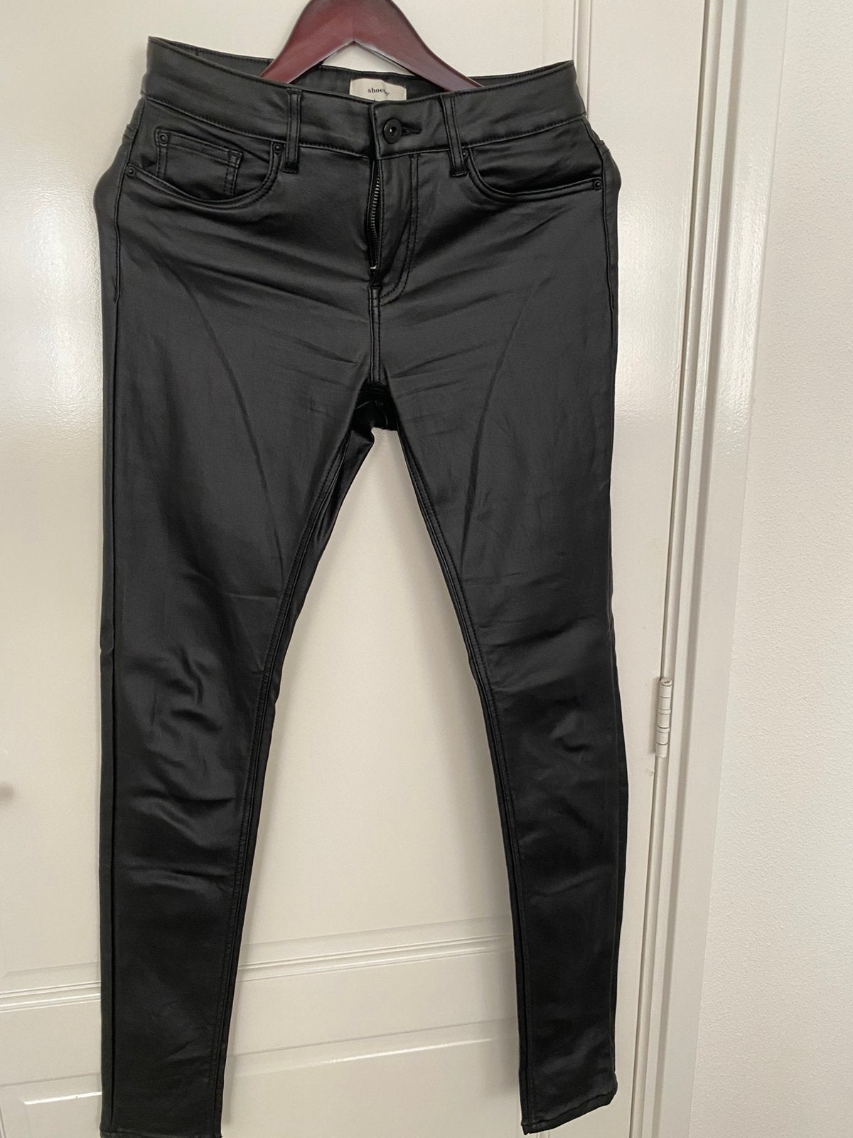 Zwarte coated skinny broek, maat M/38 merk Shoeby, Kleding | Dames, Maat 38/40 (M), Zwart, Ophalen of Verzenden, Zo goed als nieuw