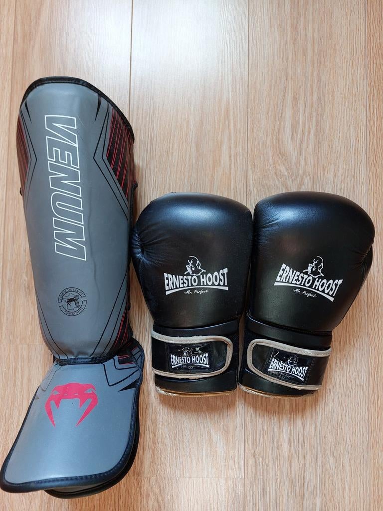 Kickboks handschoenen en Venum scheenbeschermers, Ophalen of Verzenden, Zo goed als nieuw, Overige