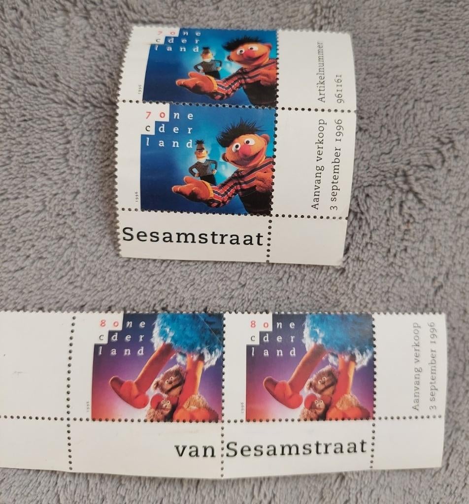 Verzamelen: 4x postzegels van Sesamstraat, Ophalen of Verzenden