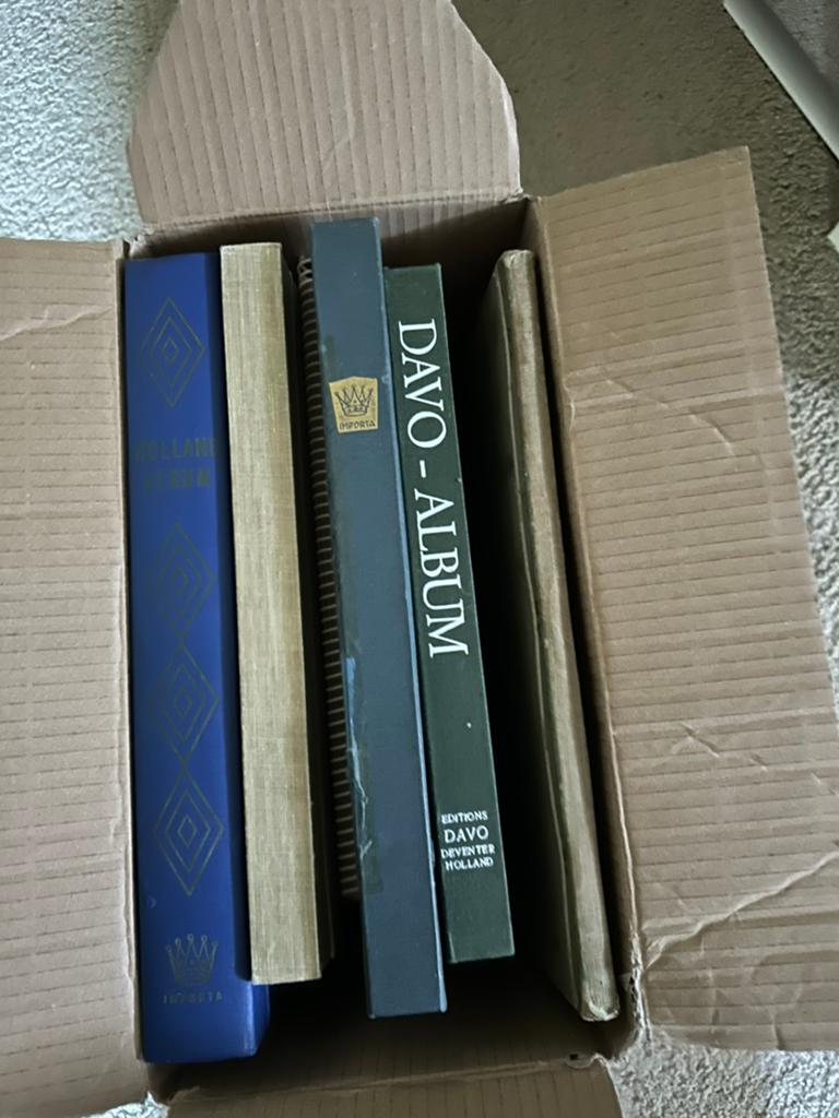 Doos 6 oude albums, Postzegels en Munten, Postzegels | Volle albums en Verzamelingen, Verzenden, Nederland en Buitenland