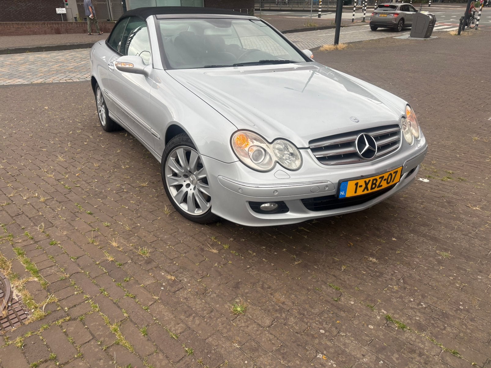 Mercedes-Benz CLK 3.5 Clk350 Cabriolet AUT 2005 Grijs, Auto's, Mercedes-Benz, Automaat, Achterwielaandrijving, Zwart, Cabriolet
