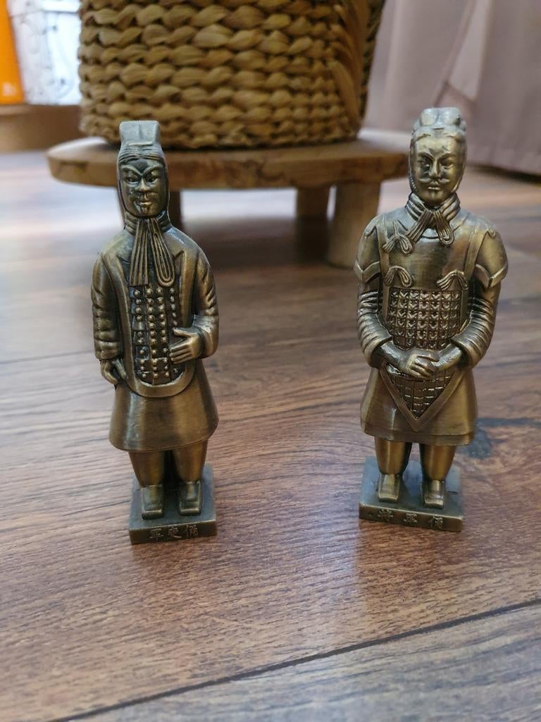 Twee terracotta leger beeldjes, Verzamelen, Beelden en Beeldjes, Ophalen of Verzenden, Zo goed als nieuw, Mens