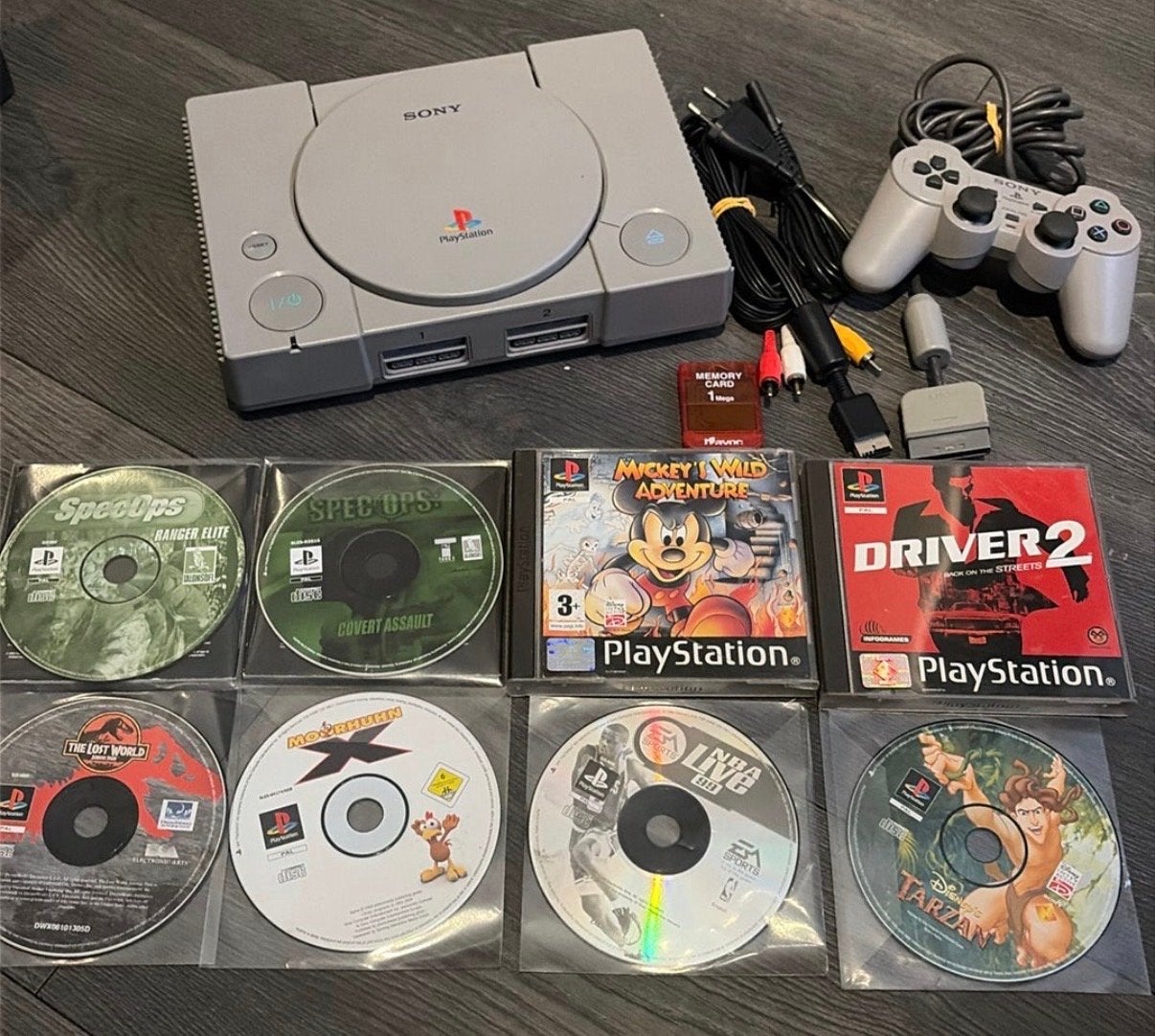 PlayStation 1 Console met 7 Spellen en Accessoires, Avontuur en Actie, Gebruikt, 1 speler, Ophalen of Verzenden