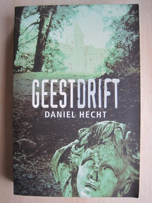 148 - Geestdrift - Daniel Hecht, Boeken, Thrillers, Zo goed als nieuw, Amerika, Verzenden