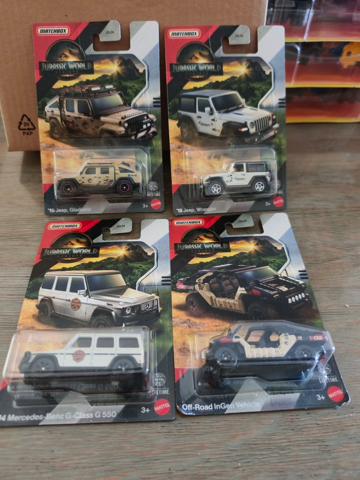 1:64 Matchbox set van 4 Jurassic World modellen, S, Auto, R, Nieuw