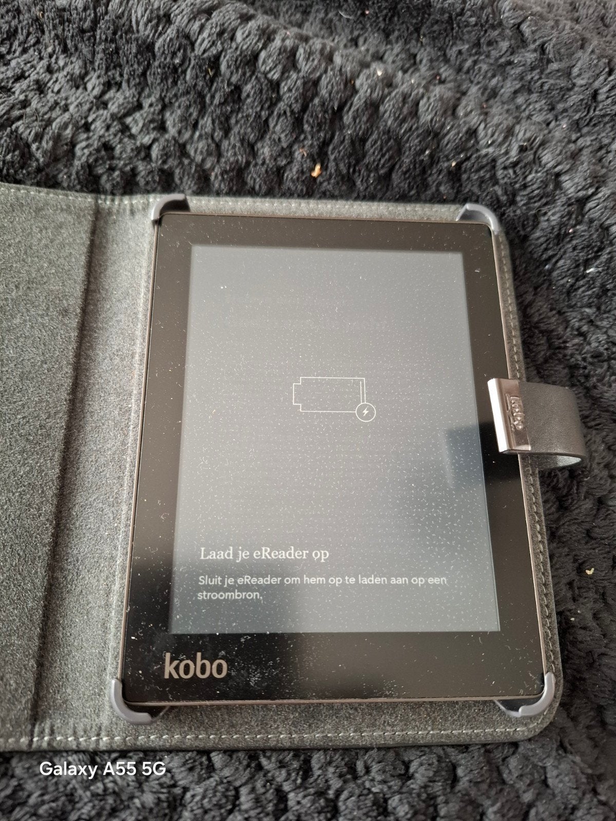 Kobo Aura e-reader met hoesje en boeken, Computers en Software, E-readers, Ophalen, Gebruikt, 6 inch of minder, Kobo