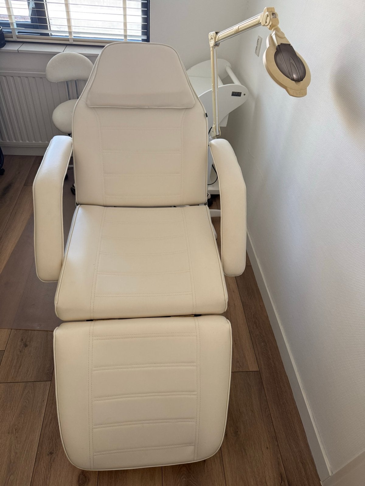 Complete set voor schoonheidssalon: behandelstoel, trolley,, Overige plaatsen, Ophalen, Gebruikt, Complete inventaris