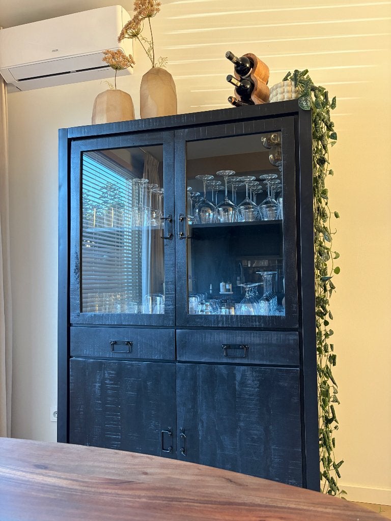 Mangohouten kast zwart, Ophalen, 100 tot 150 cm, Mangohout, Zo goed als nieuw