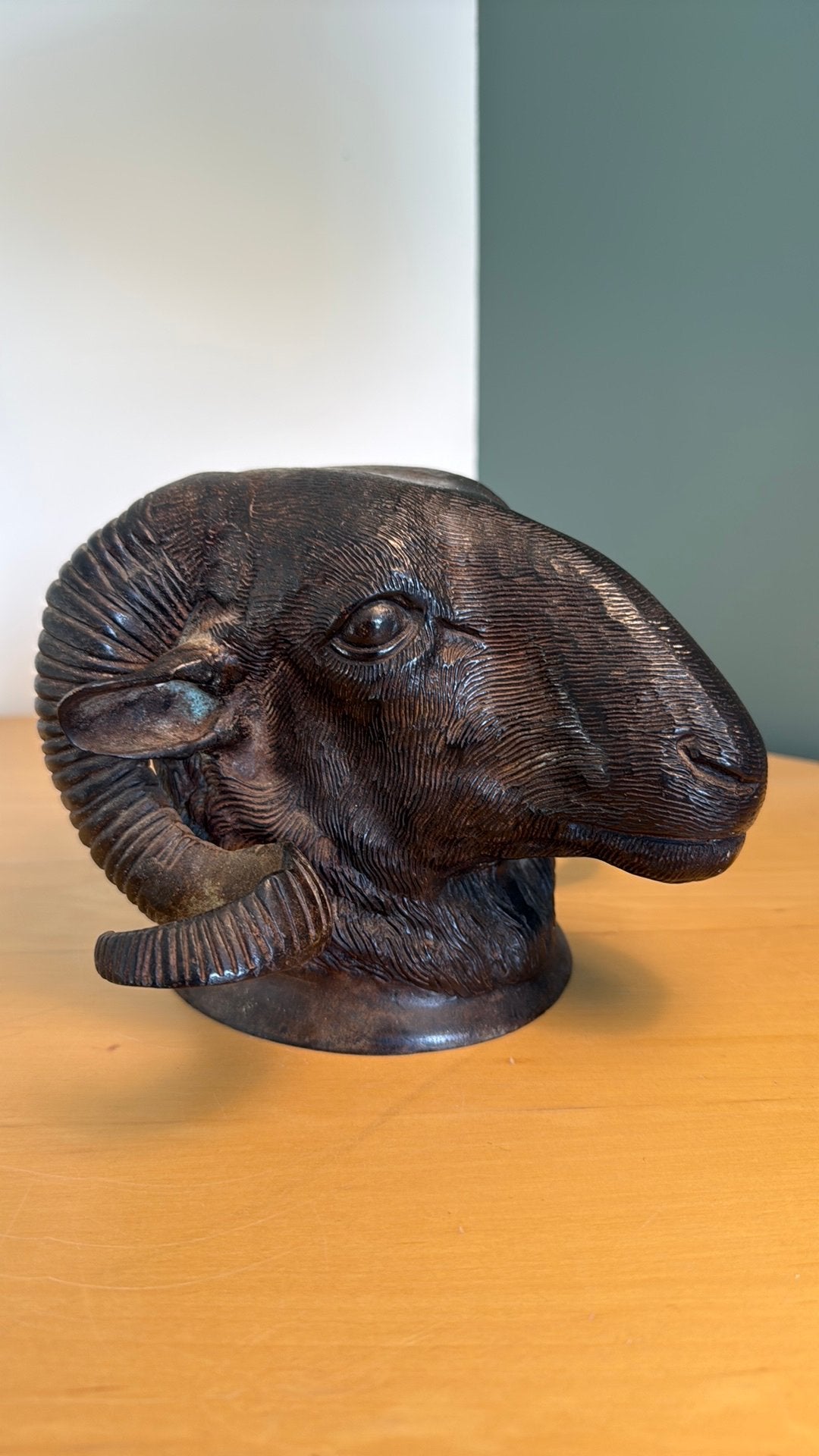 Bijzonder bronzen ramshoofd – wandsculptuur, Ophalen of Verzenden, Brons
