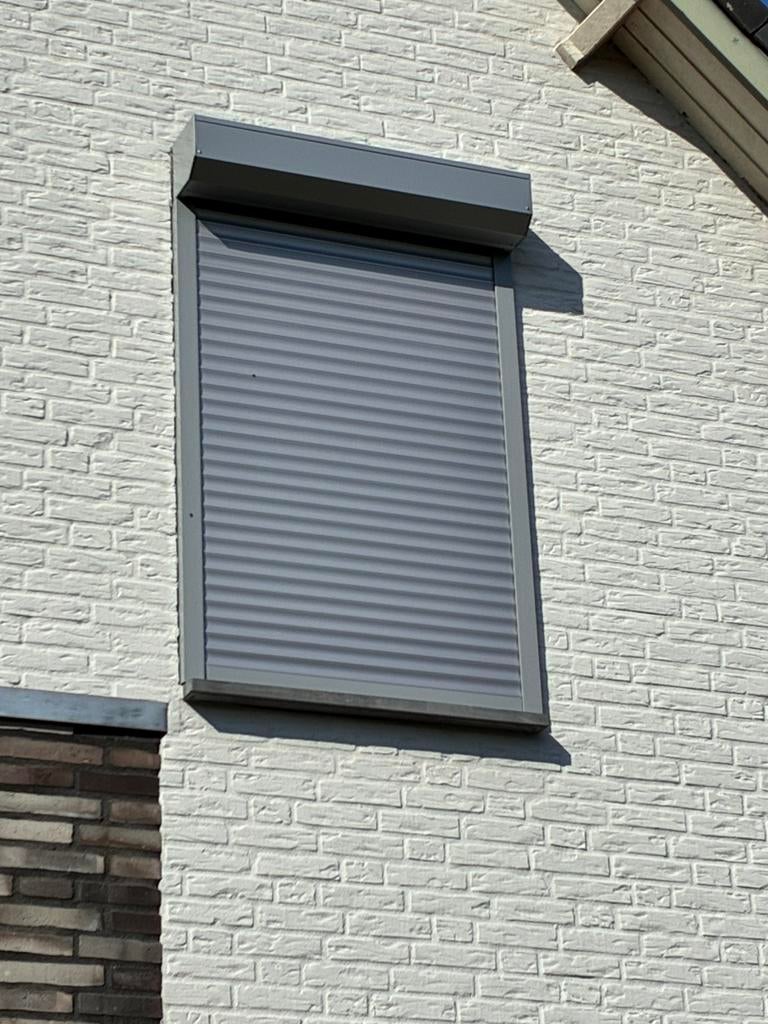 Rolluiken 4x technisch zilver 95,5cm breed x 131cm hoog, Doe-het-zelf en Verbouw, Rolluiken, Ophalen, Minder dan 100 cm, 100 tot 150 cm