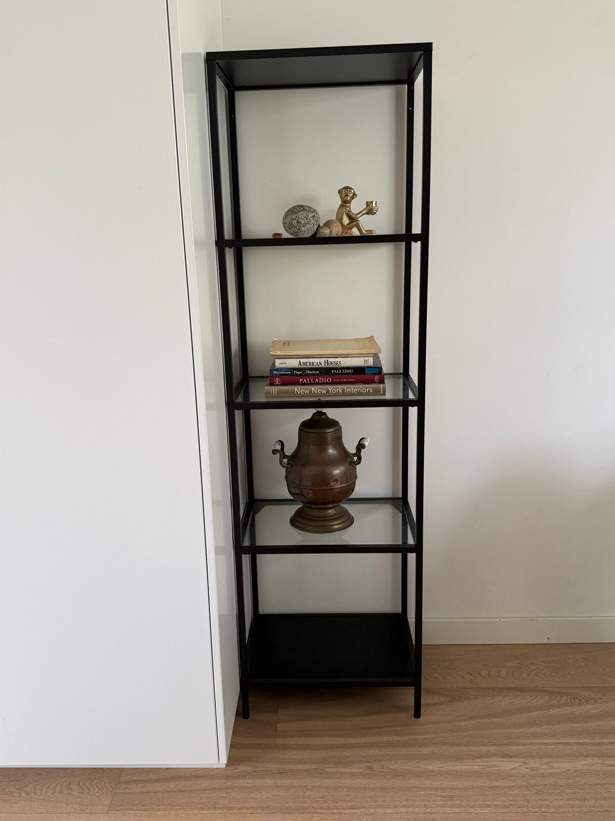 VITTSJÖ Stellingkast, zwart/glas, 51x175 cm, Ophalen, Met plank(en), Minder dan 50 cm, 200 cm of meer
