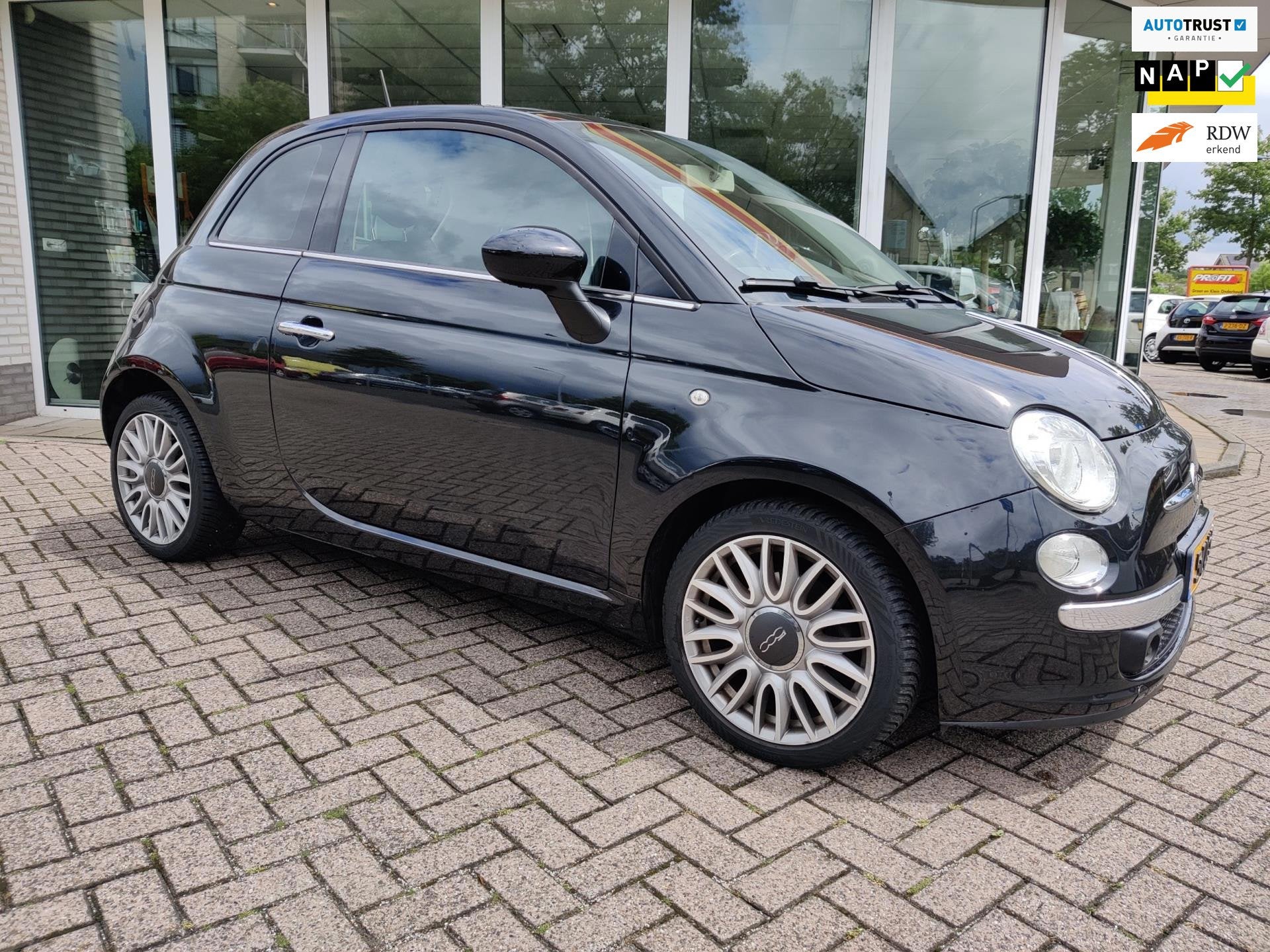 Fiat 500 0.9 TwinAir Turbo Cult Glazen schuifdak / Navigatie, Auto's, Voorwielaandrijving, Gebruikt, Verwarmde buitenspiegels