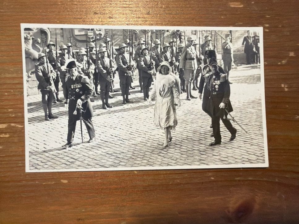 Hulst 1930: Inspectie Landstorm met Juliana en Hendrik, Ophalen of Verzenden, Nederland, Foto of Poster