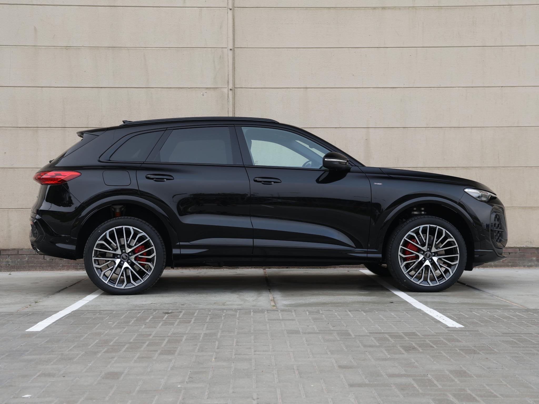 Audi Q5 S edition Competition e-hybrid 270kW / 367PK Verwach, Auto's, Automaat, Stof, 4 cilinders, 150 min