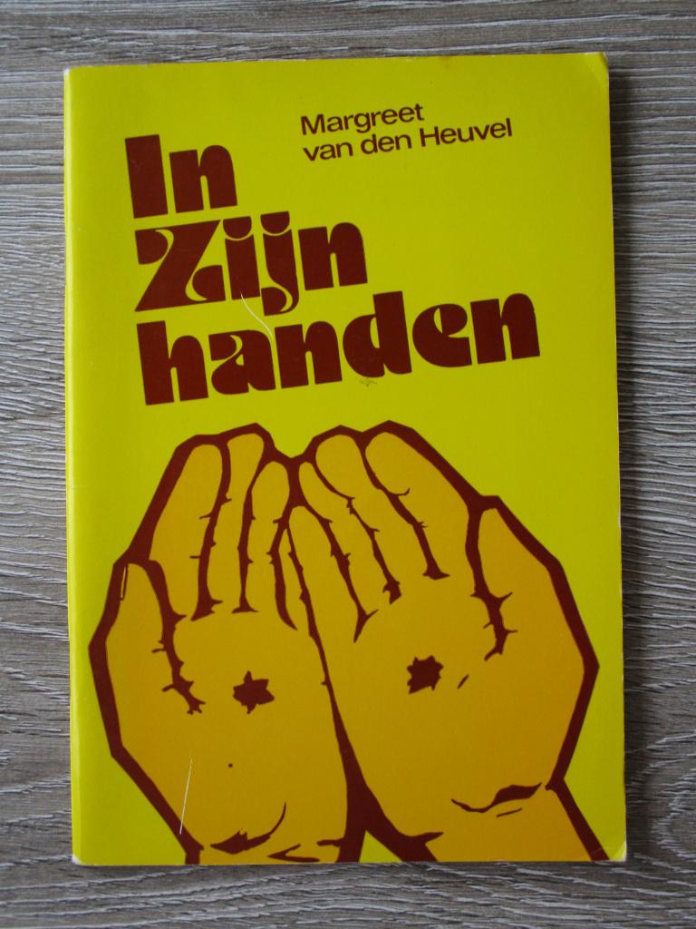 In zijn handen - Margreet van den heuvel, Ophalen of Verzenden, Gelezen