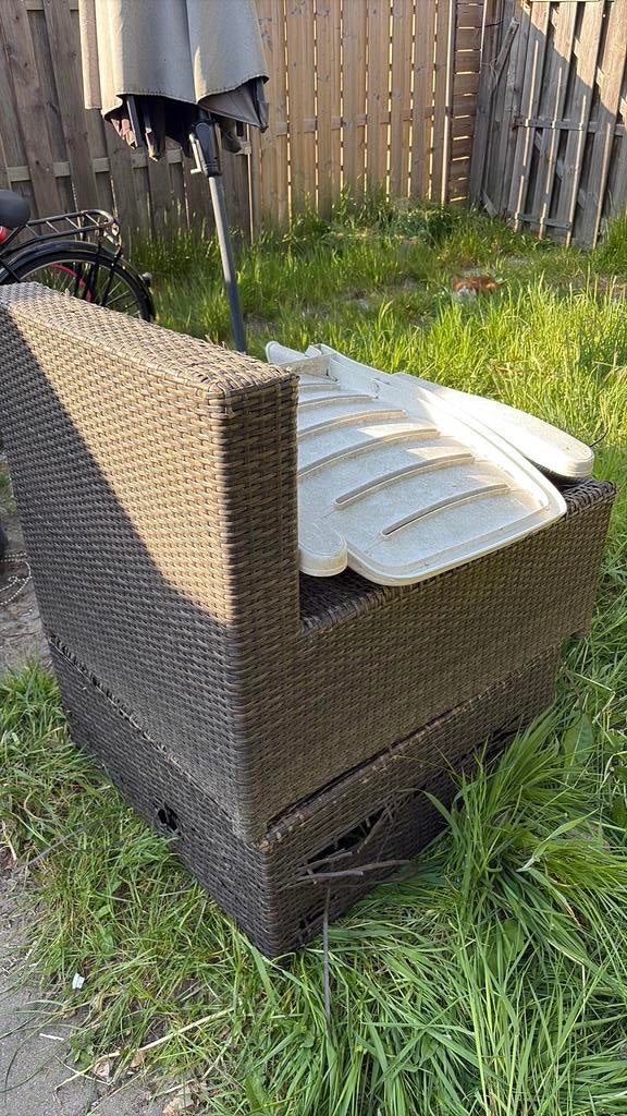Gratis tuinstoel en lounge zonder kussen, Tuin en Terras, Ophalen, Zo goed als nieuw, Kunststof, Stoel