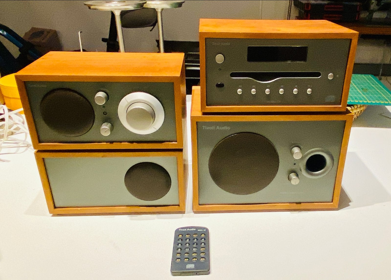 Tivoli Audio Muzieksysteem met CD-speler en Subwoofer, Overige merken, Zo goed als nieuw, Cd-speler, Losse componenten