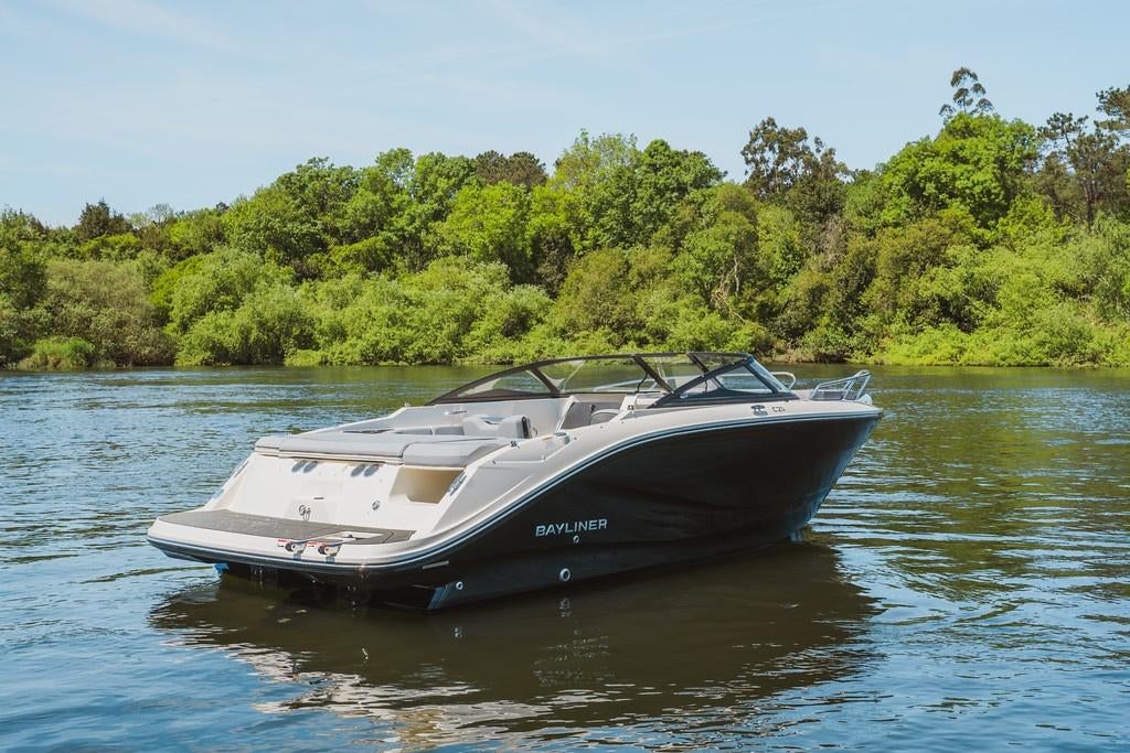 Bayliner C21i cuddy - bj 2026 - DEMO 7u - UNIEKE KORTING, Watersport en Boten, Speedboten, Ophalen, 6 meter of meer, Zo goed als nieuw