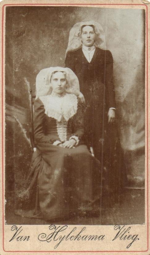 CDV - T.A. van Hylckama Vlieg - Oud Beijerland -Klederdracht, Gebruikt, Foto, Klederdracht, Ophalen of Verzenden