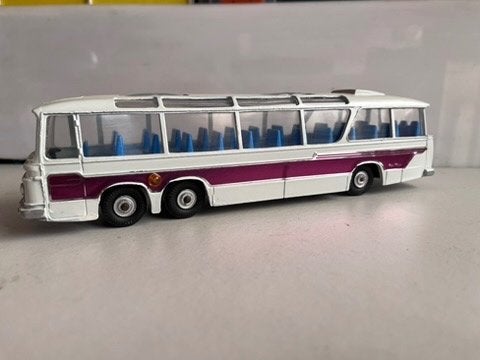 Dinky toy Vega Major Luxury Coach, Hobby en Vrije tijd, Ophalen of Verzenden, Zo goed als nieuw, Bus of Vrachtwagen, Dinky Toys