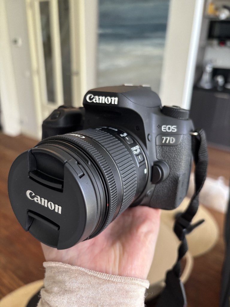 Canon EOS 77D : New Condition with Lens, Audio, Tv en Foto, Ophalen, Spiegelreflex, Canon, Zo goed als nieuw