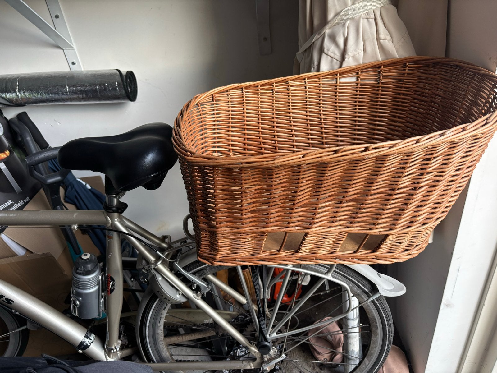 Hondenmand voor bagagedrager - rieten fietsmand, Fietsen en Brommers, Fietsaccessoires | Aanhangers en Karren, Ophalen, Gebruikt