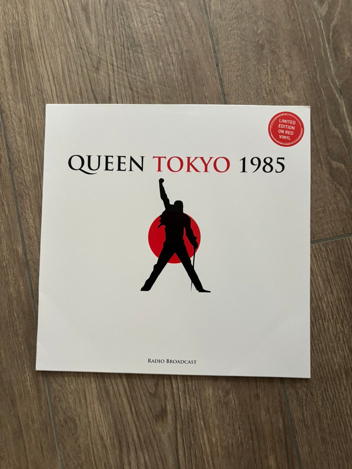 Queen live tokyo 1985 , limited edtion rood vinyl LP, Limited edition, Ophalen of Verzenden, Zo goed als nieuw, LP