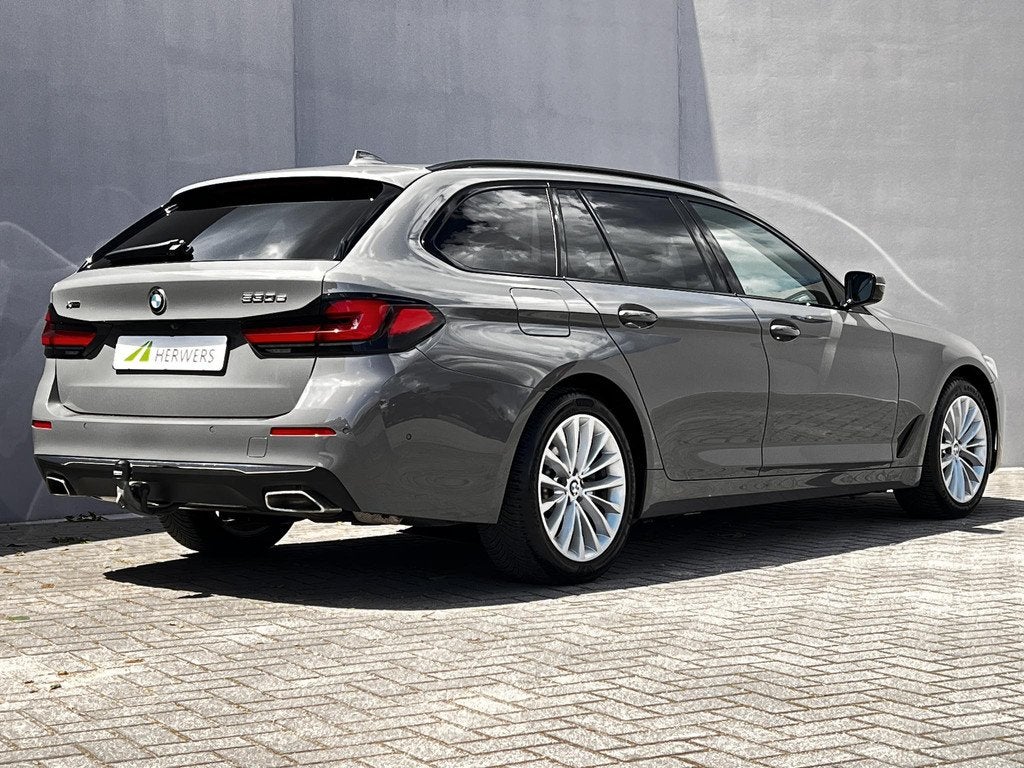 BMW 5 SERIE 530e xDrive Luxury Line / Dealer onderhouden / A, Auto's, 1998 cc, 1935 kg, Gebruikt, Euro 6