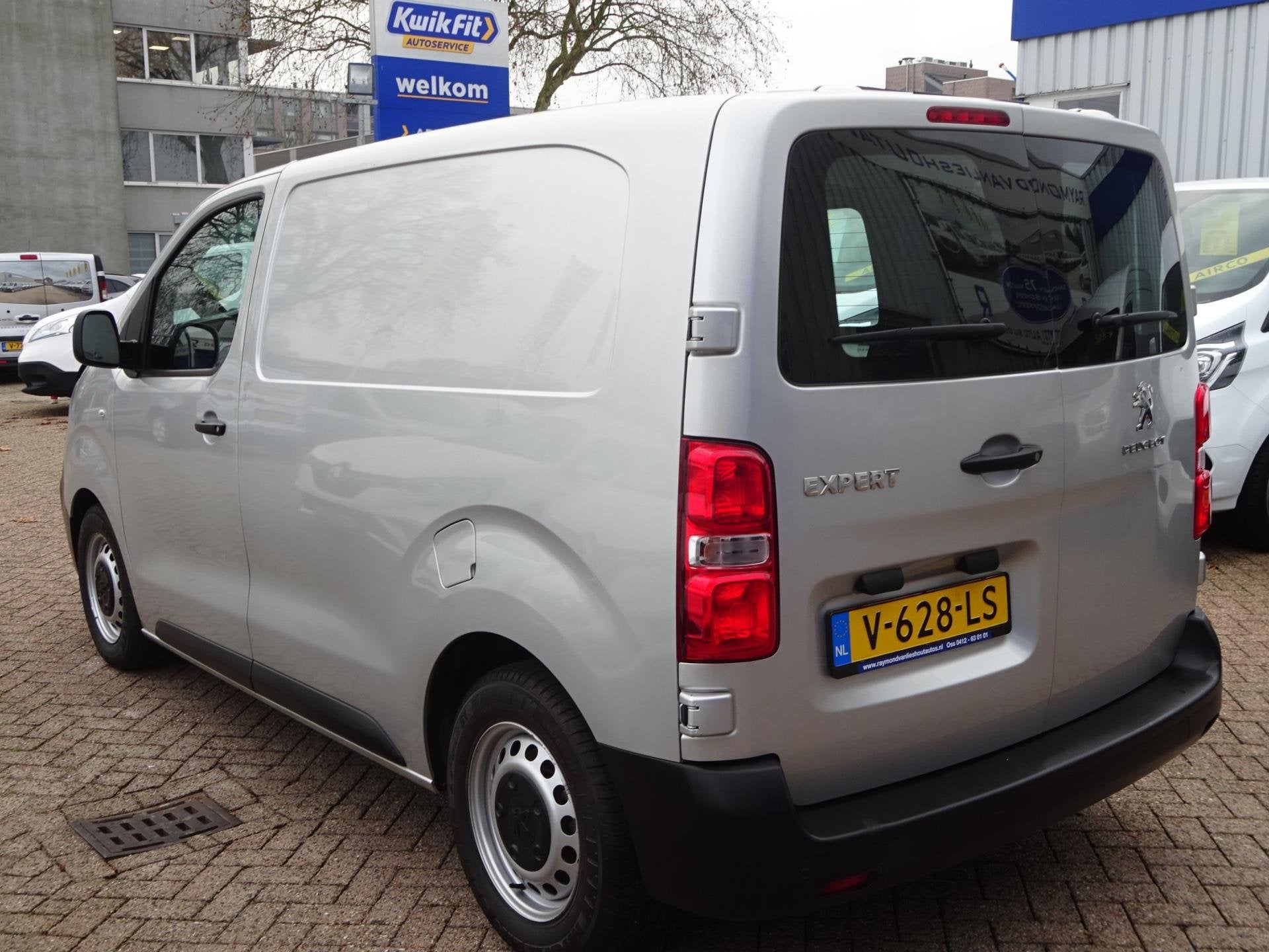 Peugeot Expert 226C 1.6 BlueHDI 95 Premium AUTOMAAT L1 3 ZIT, Gebruikt, Euro 6, Origineel Nederlands, Bedrijf