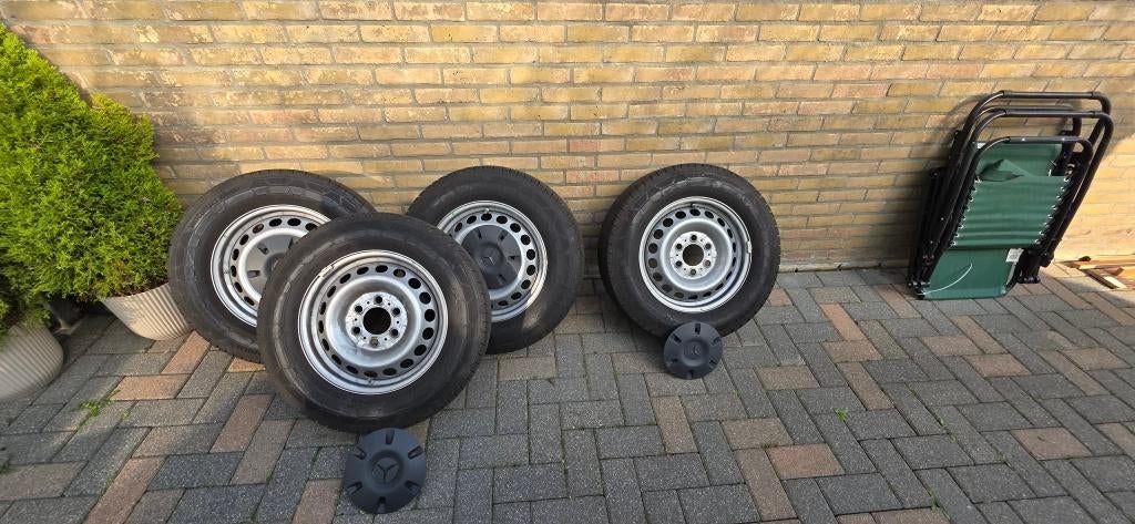 Originele  Mercedes Sprinter winterset 16” 225/65 R16C–TPMS, Ophalen, 16 inch, Banden en Velgen, Winterbanden
