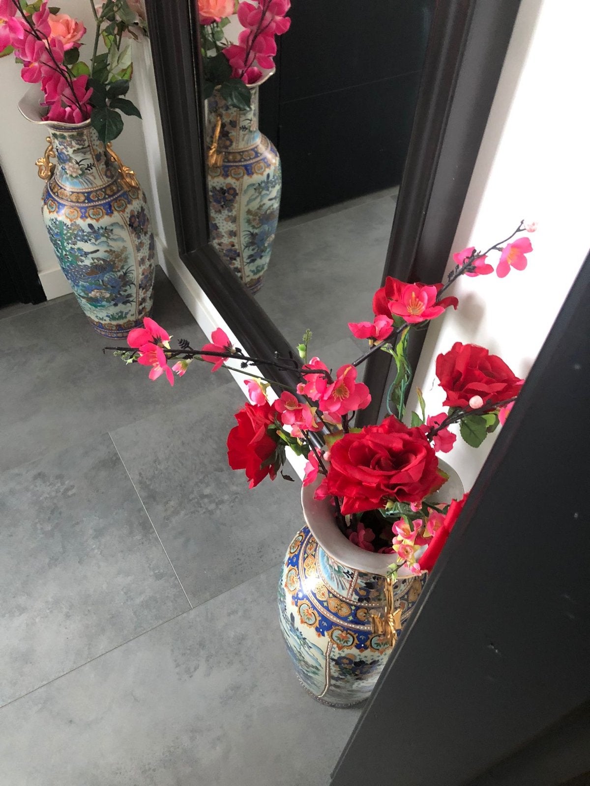 Grote Chinese vaas met handgeschilderde pauwen en bloemen, Antiek en Kunst, Antiek | Vazen, Ophalen of Verzenden