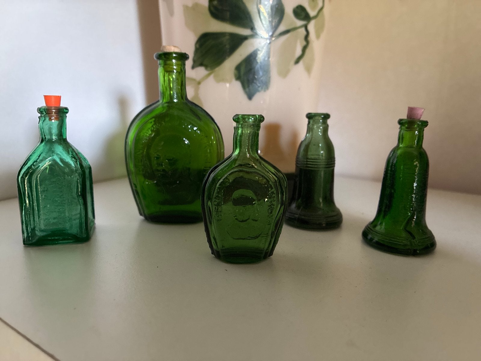Set van 5 antieke groene glazen flesjes (5-8cm), Ophalen