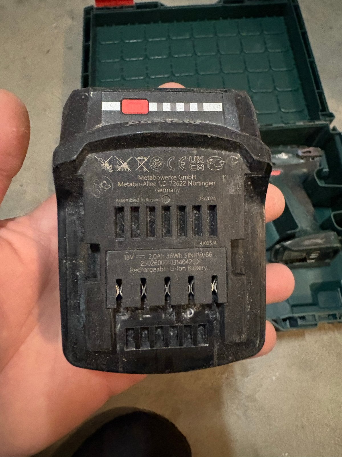 Foto 5 van Metabo accuboormachine met lader en 2 accu's in koffer