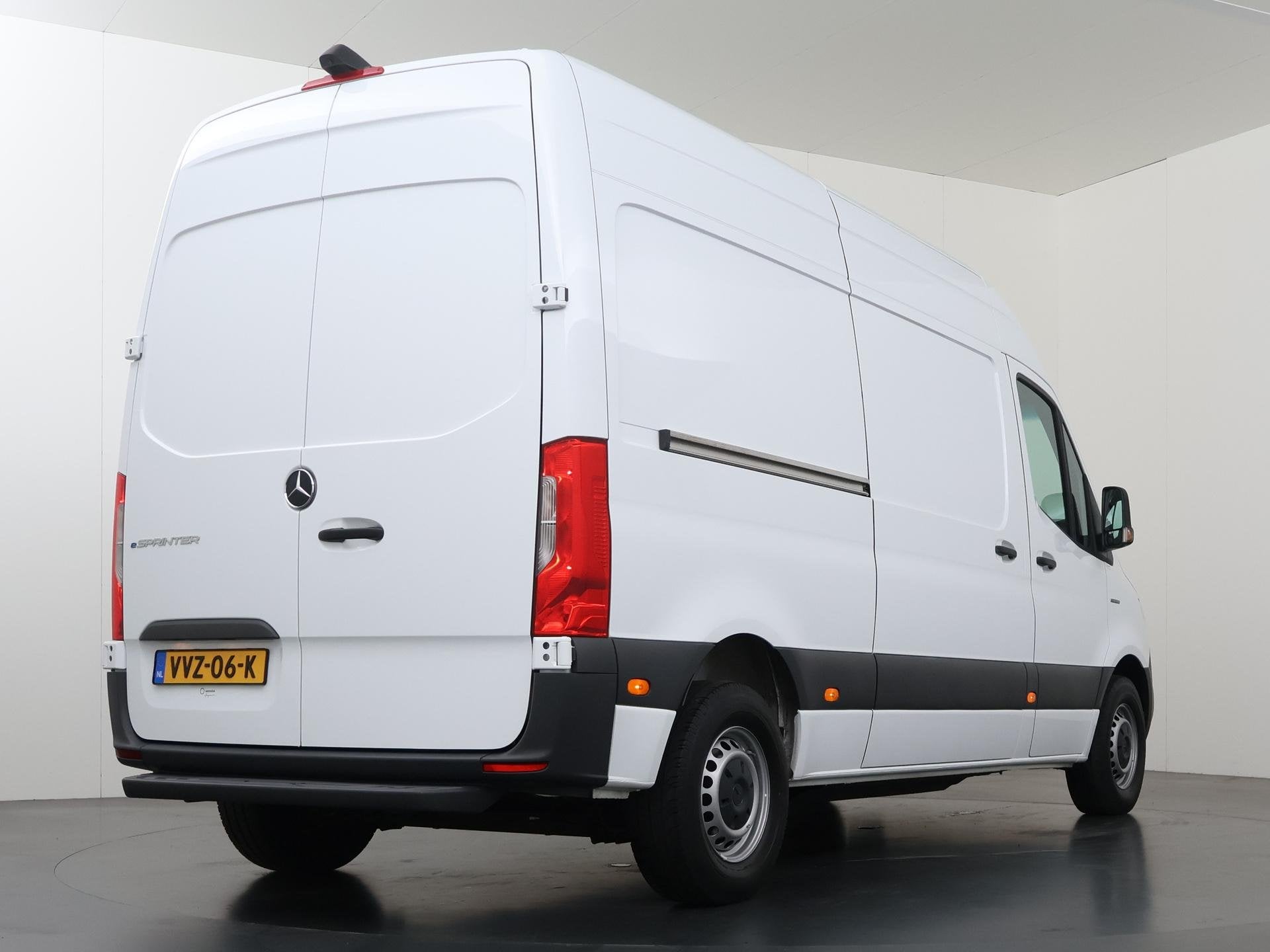 Mercedes-Benz eSprinter L2 H2 | 55 kWh | 134 KM WLTP | 3-ZIT, Auto's, Dealer onderhouden, Stof, Gebruikt, 116 pk