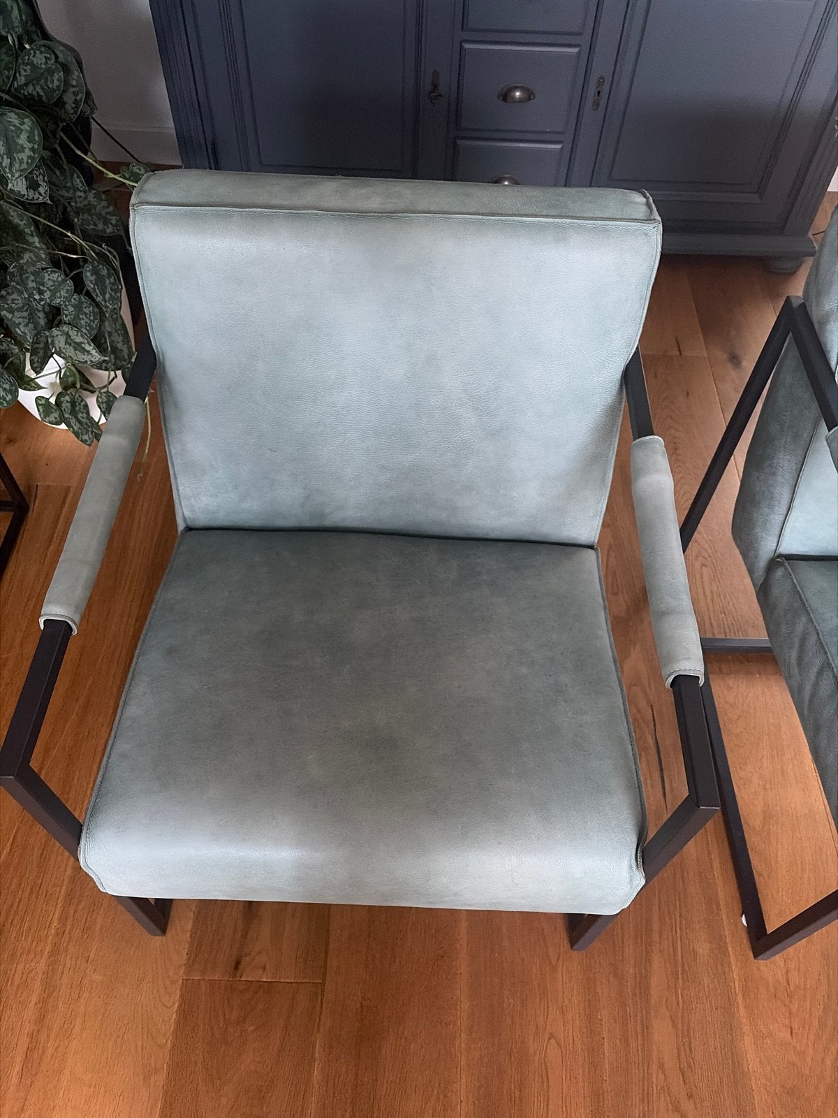 Twee blauwe lederen fauteuils - zithoogte 42 cm, Ophalen, Gebruikt, Minder dan 75 cm, Leer