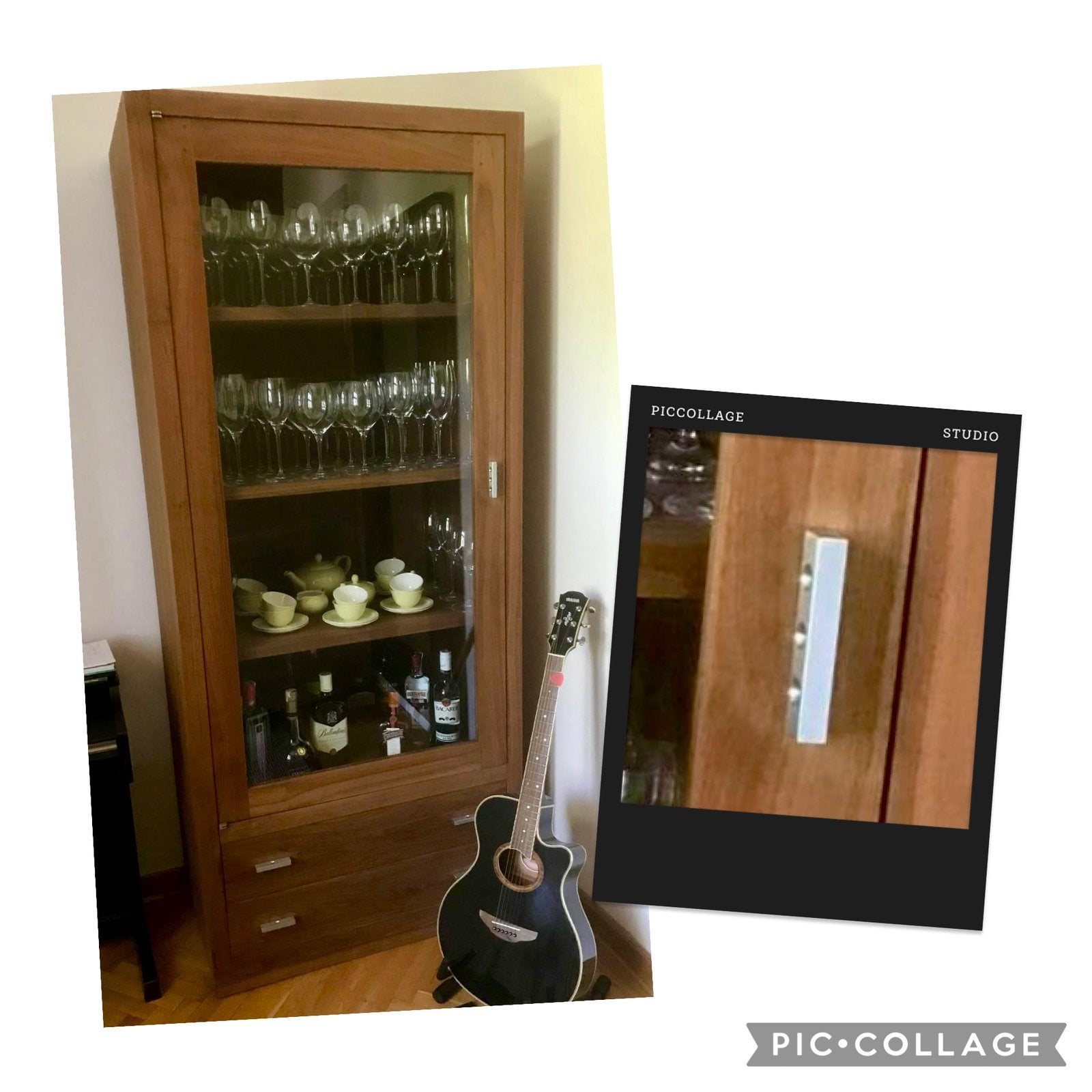 Notenhouten Vitrinekast, Huis en Inrichting, Kasten | Vitrinekasten, Ophalen, Modern Italiaans disign, Met deur(en), 50 tot 100 cm