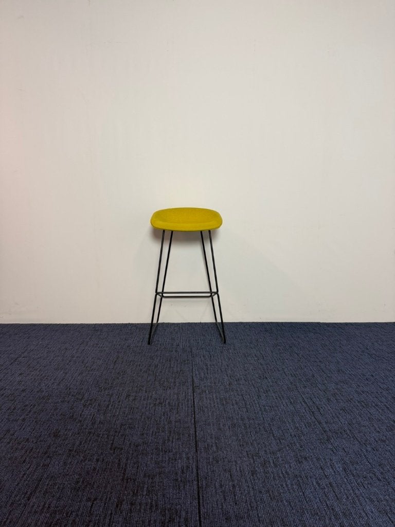 7 x Barkruk HAY About A Stool 'AAS' 39 - geel/zwart, Ophalen, Met voetsteun, 60 tot 90 cm, Gebruikt