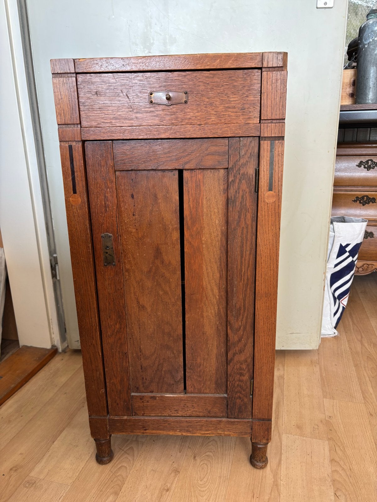 Vintage houten kastje met lade en deurtjes, Ophalen of Verzenden
