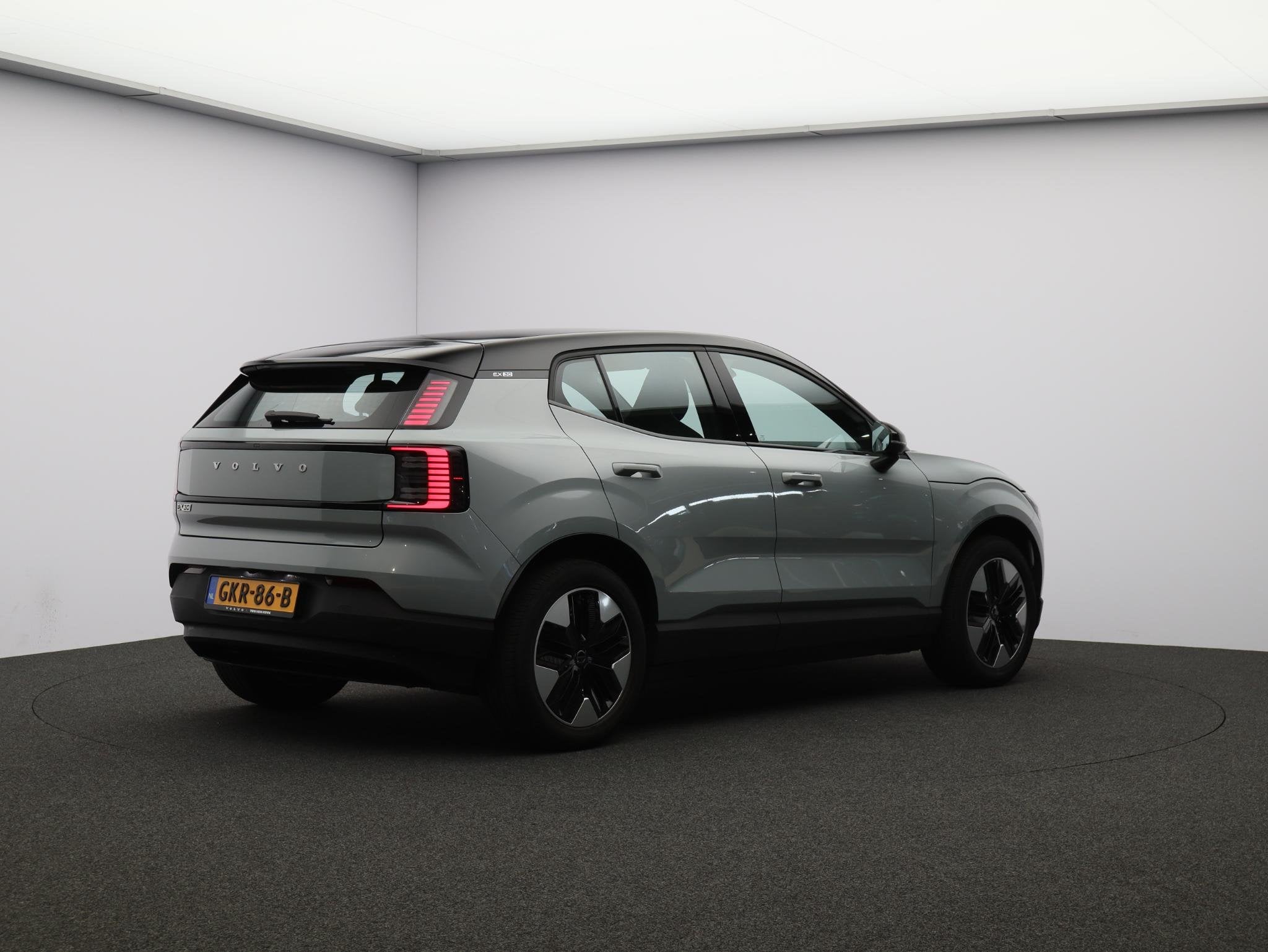 Volvo EX30 Single Motor Plus 51 kWh / Stoel+Stuurverwarming, Auto's, Volvo, Achterwielaandrijving, Gebruikt, Volvo Selected Used Cars