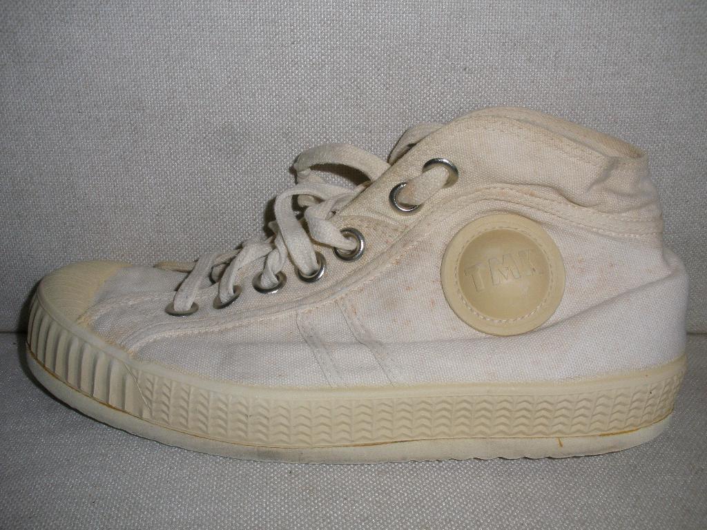 TMK sneakers beige maat 39, Kleding | Dames, Schoenen, Zo goed als nieuw, Sneakers of Gympen, Beige, Ophalen of Verzenden