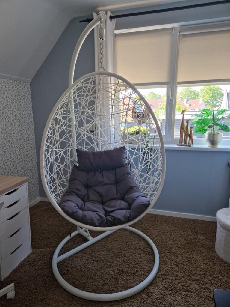 Witte hangei, hangstoel met kussen, altijd binnen gestaan, Ophalen, Zo goed als nieuw, Loungeset, Wicker