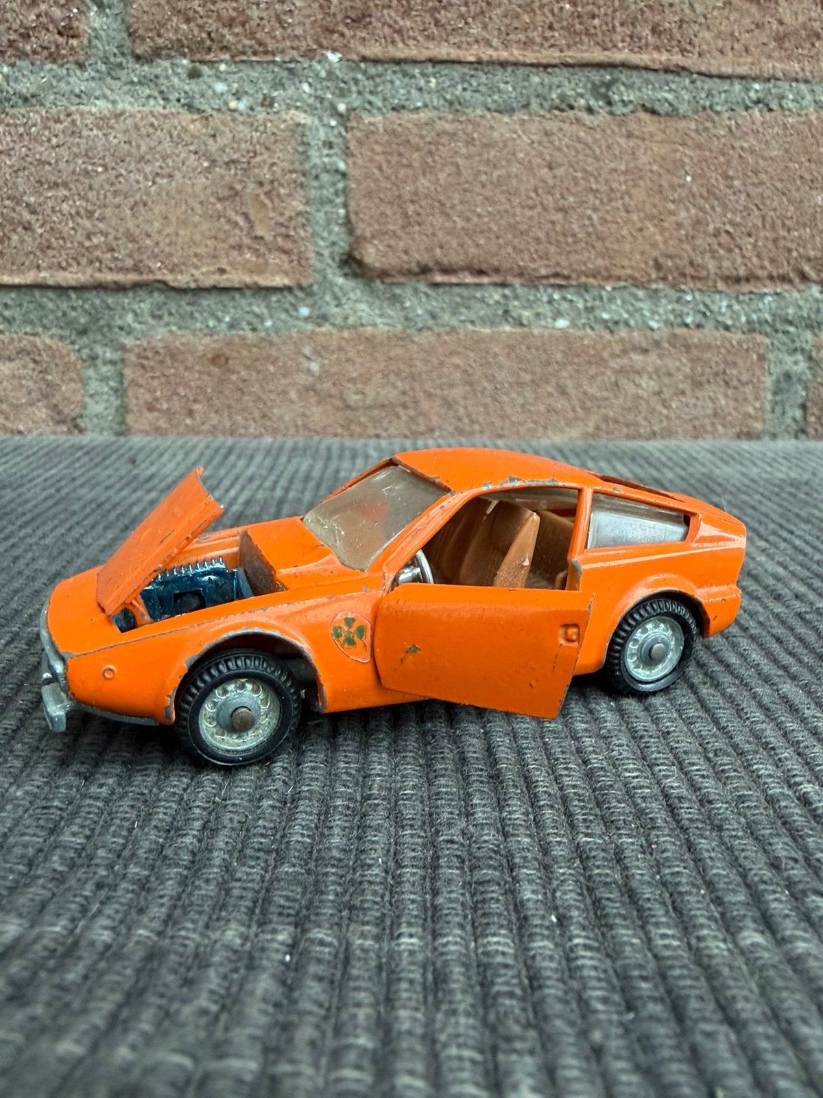 1:43 Mebetoys A-46 Alfa Romeo junior zagato **opknappertje**, Ophalen of Verzenden, Zo goed als nieuw, Auto, Overige merken