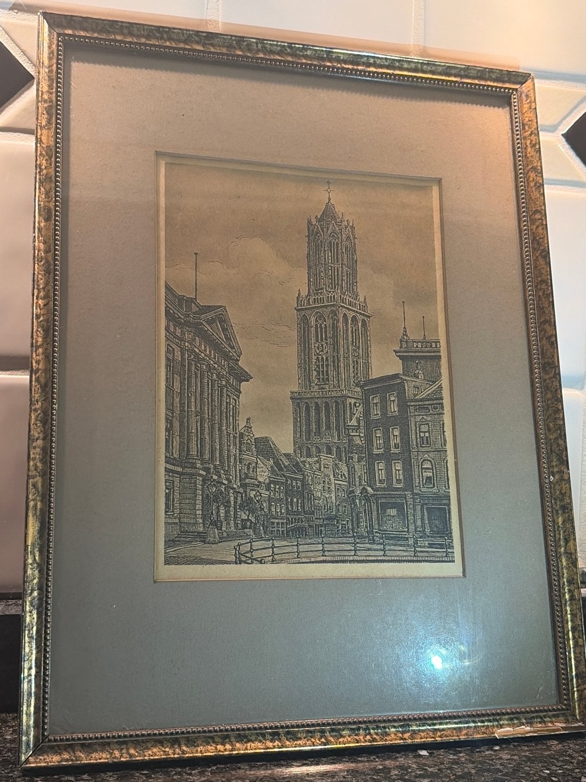 Ingelijste prent Domtoren Utrecht vanaf Stadhuisbrug, Ophalen of Verzenden, Stadsgezicht, Ingelijst