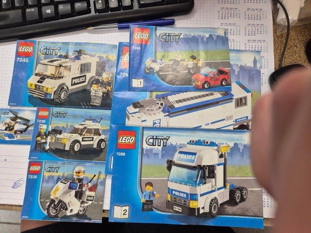 6 lego politie sets waaronder politie bureau 7744, Kinderen en Baby's, Speelgoed | Duplo en Lego, Compleet, Lego, Ophalen of Verzenden