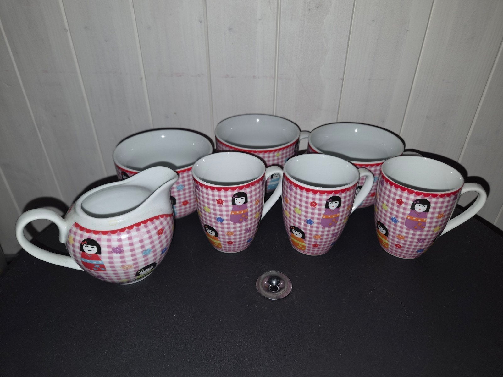 Servies met Japanse poppetjes, Ophalen, Zo goed als nieuw, Overige stijlen, Kop(pen) en/of Schotel(s)