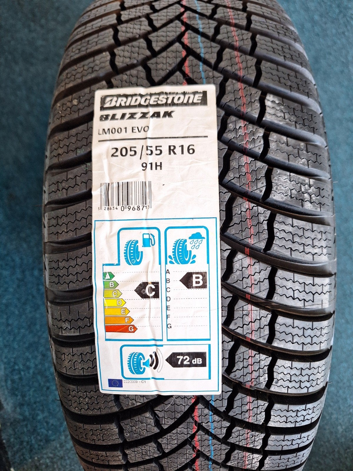 Bridgestone Blizzak LM001 EVO Winterband 205/55 R16 91H, 16 inch, Banden en Velgen, Nieuw, Personenwagen
