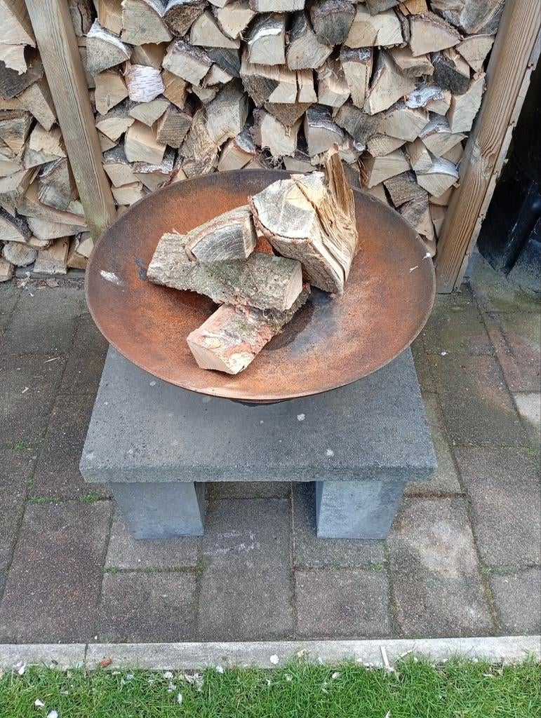 Rustieke Vuurschaal met Betonnen Onderstel, Tuin en Terras, Vuurkorven, Ophalen, Gebruikt, Vuurkorf