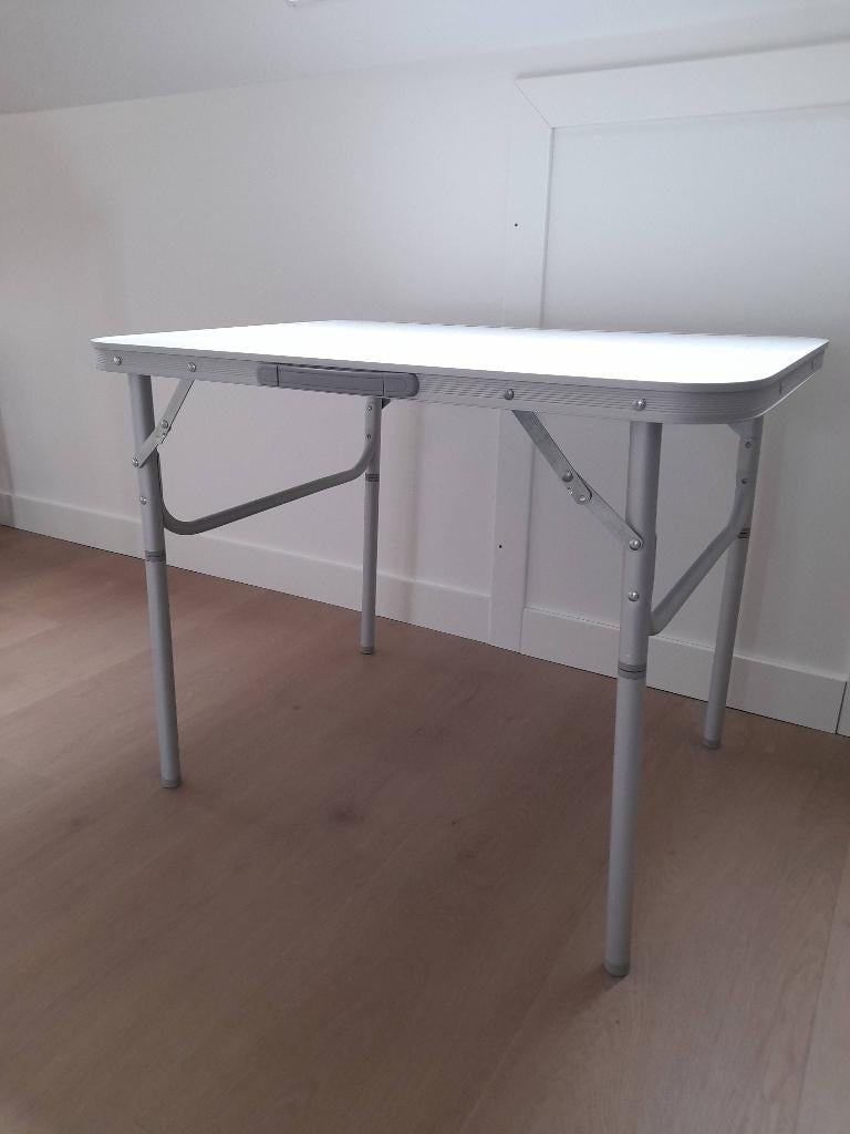 Kampeertafel  € 7.50, Caravans en Kamperen, Kampeermeubelen, Ophalen, Gebruikt, Campingtafel