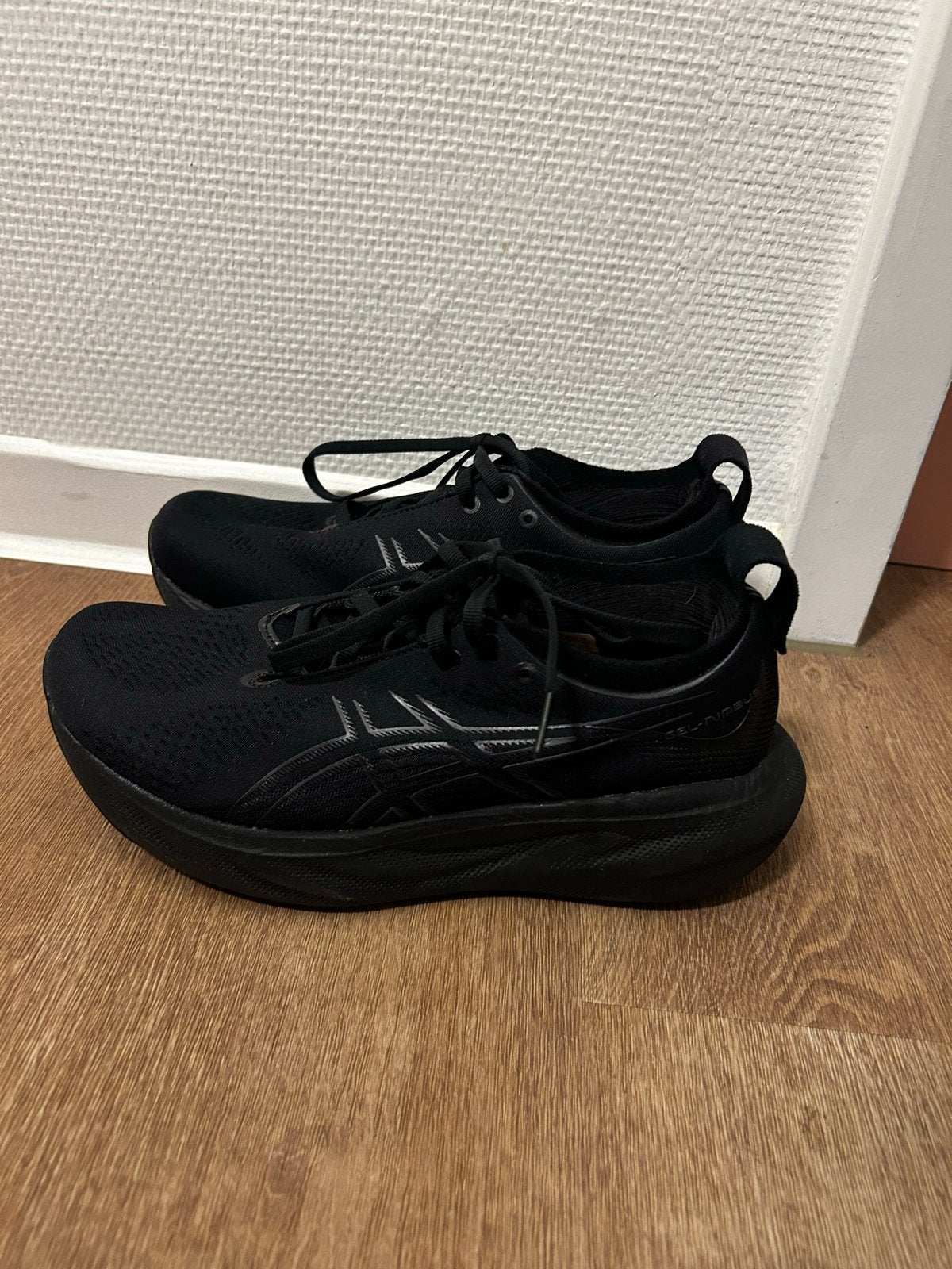 Asics Gel-Nimbus 25 Hardloopschoenen - Zo goed als nieuw, Sport en Fitness, Loopsport en Atletiek, Hardloopschoenen, Ophalen of Verzenden