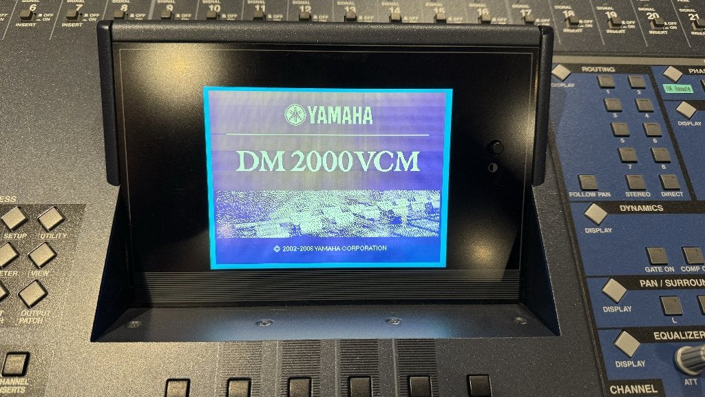 Yamaha DM2000 VCM Digitale Mengtafel, Muziek en Instrumenten, Mengpanelen, Ophalen, Gebruikt, 20 kanalen of meer, Microfooningang